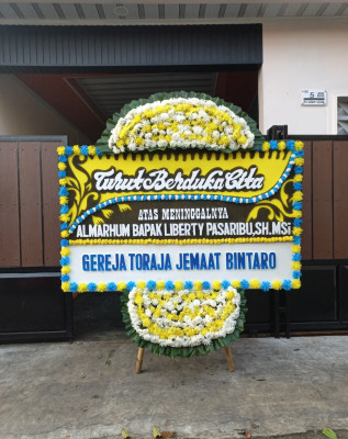 Papan Bunga Duka di Berbas Tengah
